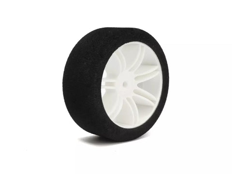 1/10 PAIR OF FRONT TYRES ON WHITE RIMS HOT RACE 37sh 62mm pre-cut
